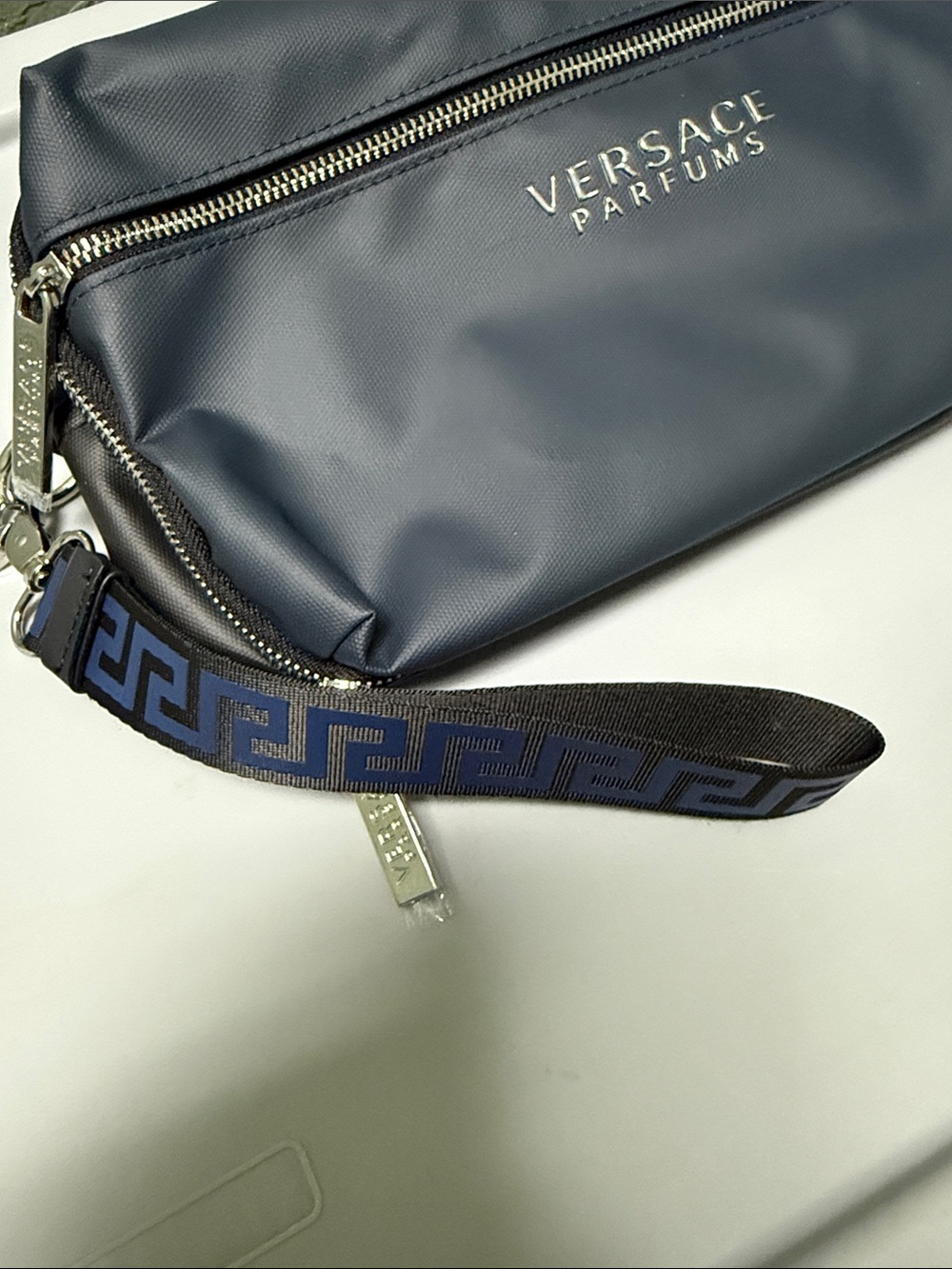 NWOT Versace Parfums toiletry pouch - Picture 4 of 8